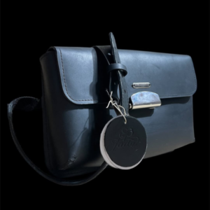 Kangaroo with adjustable straps